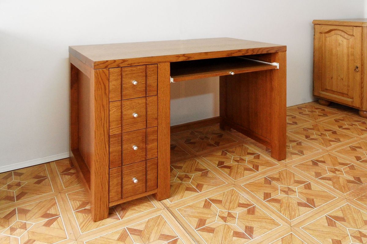 Drewniane biurko 6